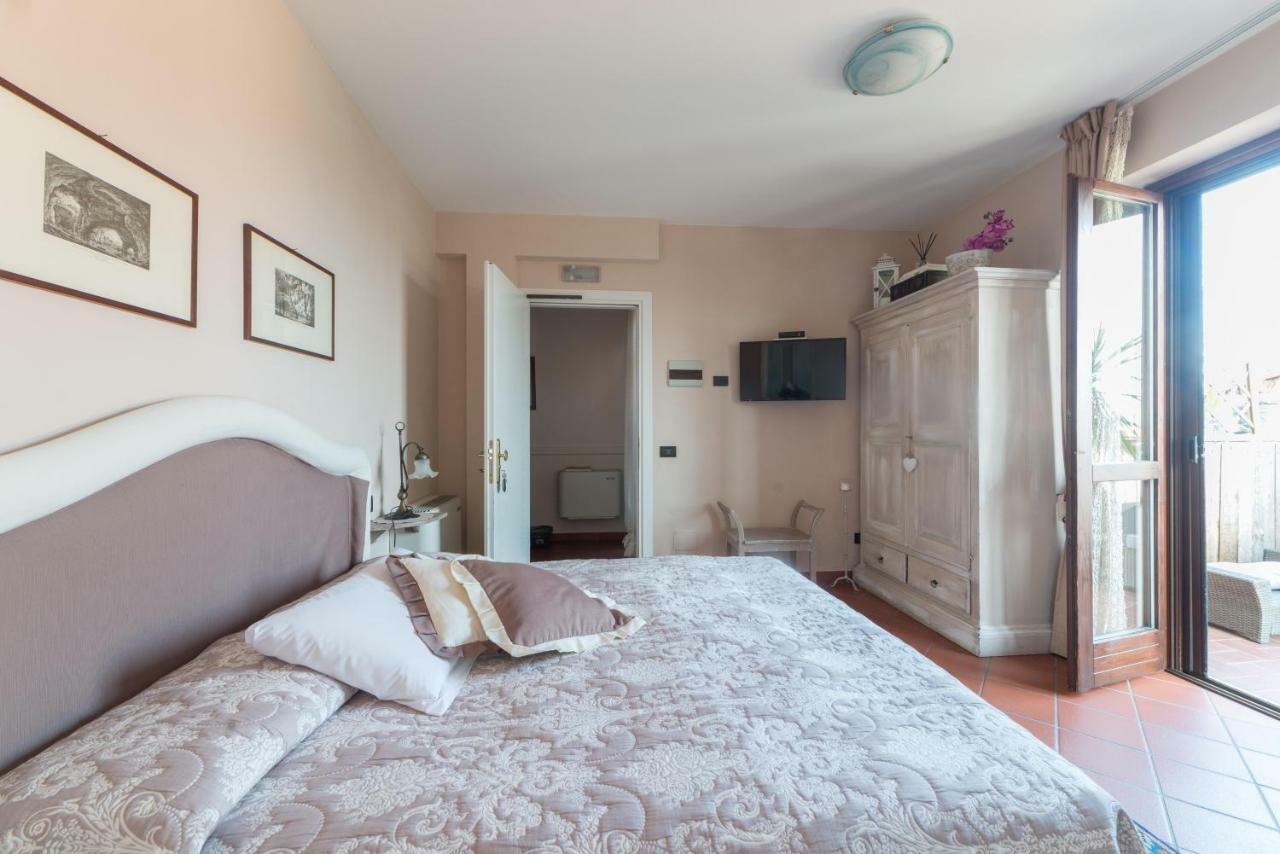 Hotel Florence Manerba del Garda Exterior photo